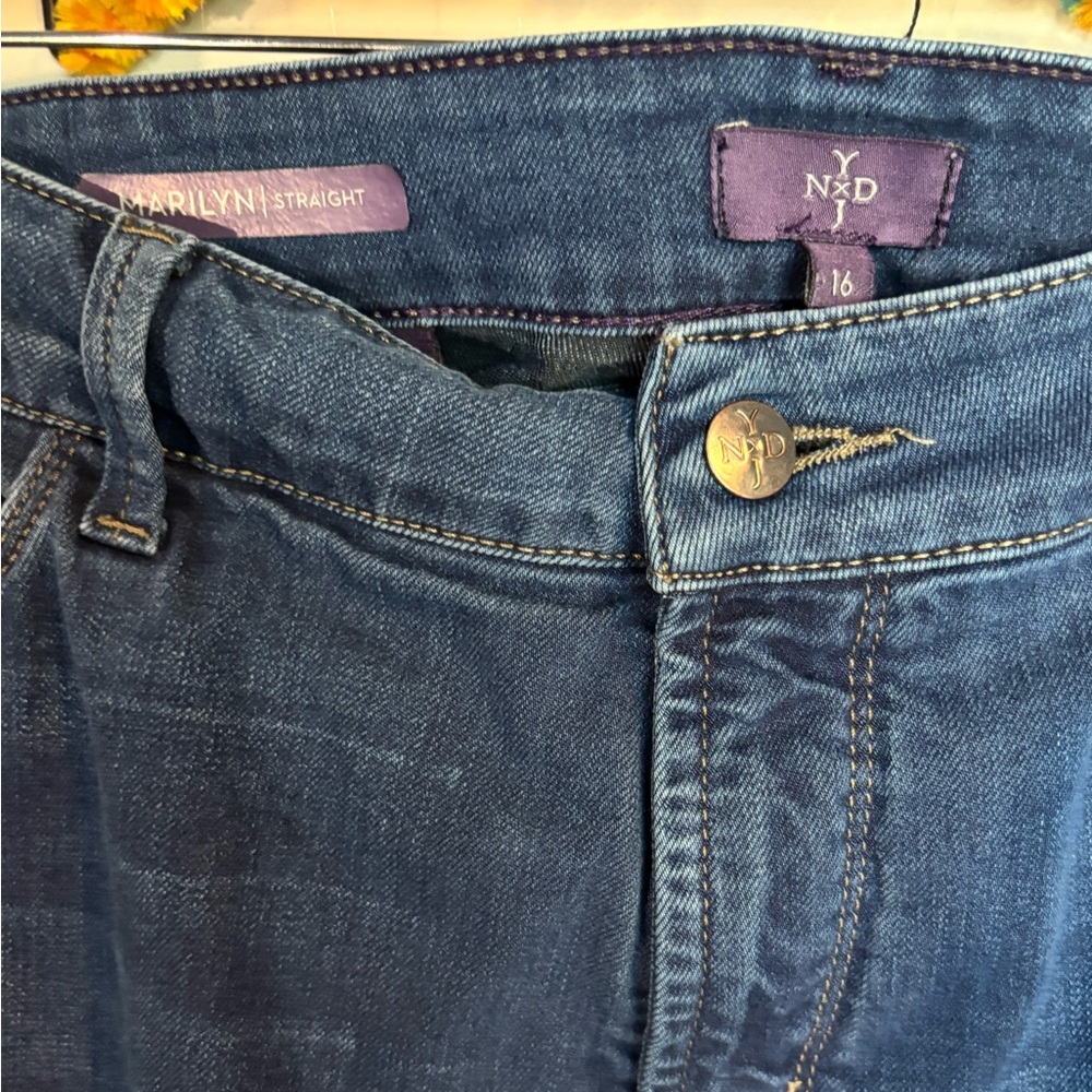 NYDJ Marilyn Straight Size 16 Lift Tuck Technology